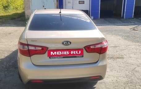 KIA Rio III рестайлинг, 2015 год, 890 000 рублей, 2 фотография