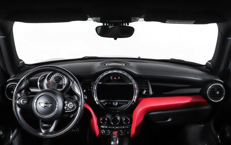 MINI Hatch, 2016 год, 2 390 000 рублей, 13 фотография