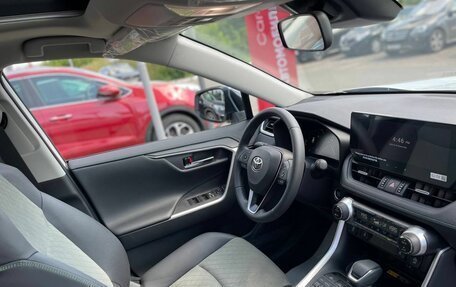 Toyota RAV4, 2025 год, 3 680 000 рублей, 28 фотография