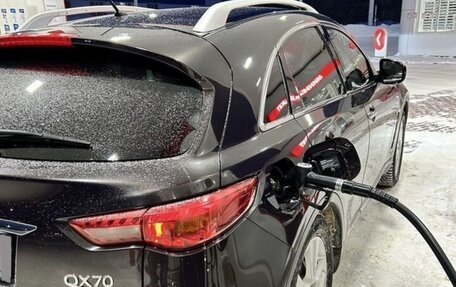 Infiniti QX70, 2016 год, 2 950 000 рублей, 10 фотография