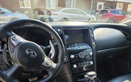 Infiniti FX II, 2011 год, 1 750 000 рублей, 8 фотография