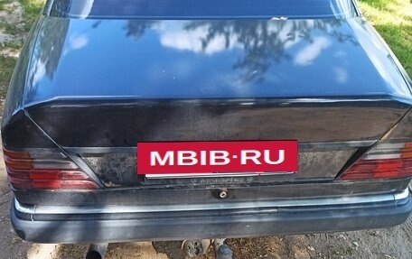 Mercedes-Benz E-Класс, 1992 год, 250 000 рублей, 4 фотография