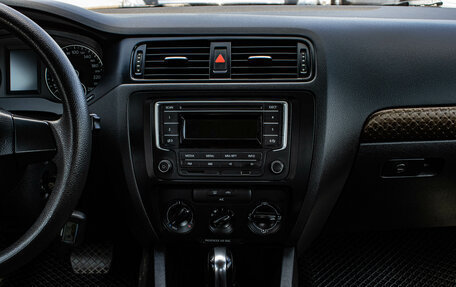 Volkswagen Jetta VI, 2013 год, 999 000 рублей, 7 фотография