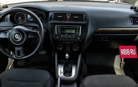 Volkswagen Jetta VI, 2013 год, 999 000 рублей, 5 фотография