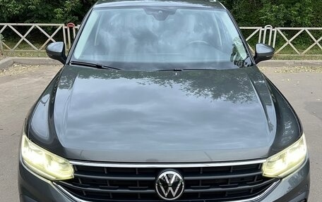 Volkswagen Tiguan II, 2020 год, 2 750 000 рублей, 24 фотография