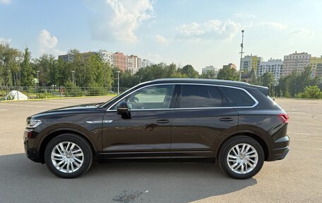 Volkswagen Touareg III, 2019 год, 5 900 000 рублей, 2 фотография