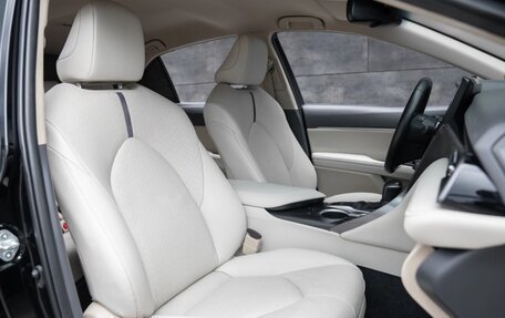 Toyota Camry, 2022 год, 2 990 000 рублей, 18 фотография