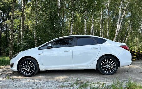 Opel Astra J, 2012 год, 600 000 рублей, 3 фотография