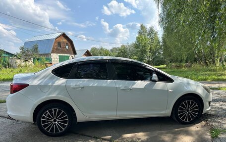 Opel Astra J, 2012 год, 600 000 рублей, 11 фотография