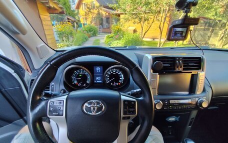 Toyota Land Cruiser Prado 150 рестайлинг 2, 2012 год, 3 350 000 рублей, 9 фотография