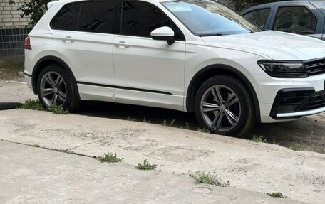 Volkswagen Tiguan II, 2018 год, 2 400 000 рублей, 5 фотография