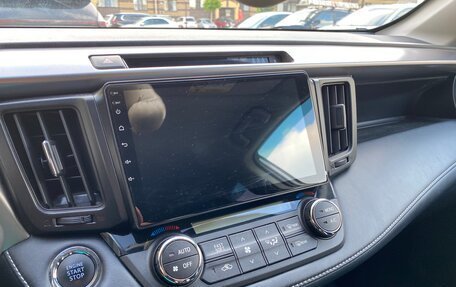 Toyota RAV4, 2019 год, 2 799 000 рублей, 4 фотография