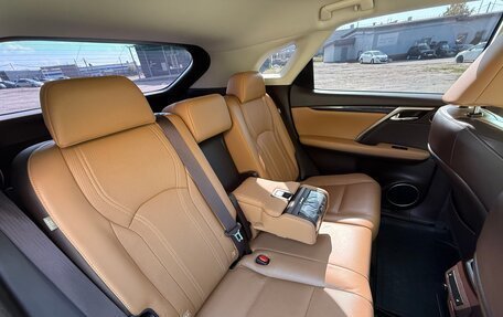 Lexus RX IV рестайлинг, 2017 год, 4 400 000 рублей, 23 фотография