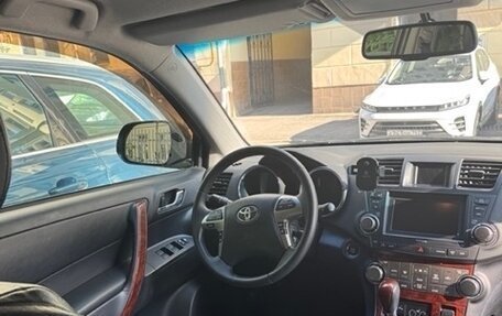 Toyota Highlander III, 2012 год, 1 800 000 рублей, 15 фотография