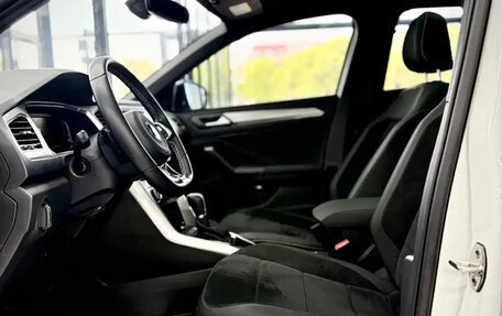 Volkswagen T-Roc I, 2022 год, 1 794 000 рублей, 10 фотография