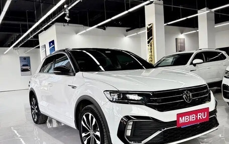 Volkswagen T-Roc I, 2022 год, 1 794 000 рублей, 3 фотография