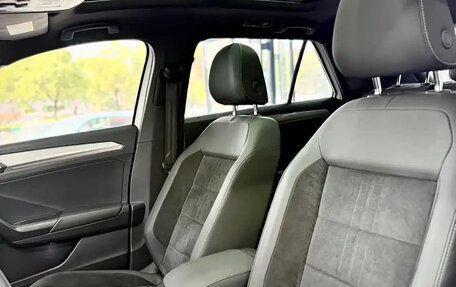 Volkswagen T-Roc I, 2022 год, 1 794 000 рублей, 16 фотография