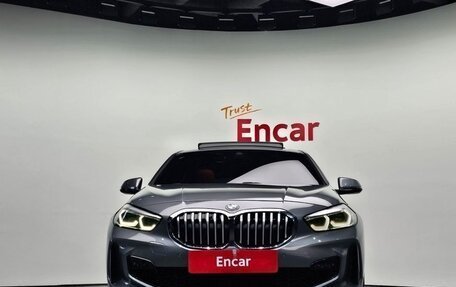 BMW 1 серия, 2022 год, 2 560 000 рублей, 2 фотография