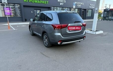 Mitsubishi Outlander III рестайлинг 3, 2017 год, 1 750 000 рублей, 4 фотография