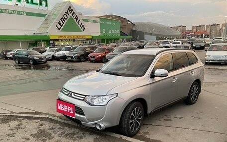 Mitsubishi Outlander III рестайлинг 3, 2014 год, 1 200 000 рублей, 7 фотография