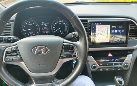 Hyundai Elantra VI рестайлинг, 2018 год, 1 800 000 рублей, 6 фотография