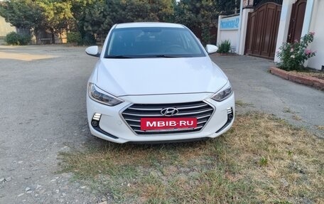 Hyundai Elantra VI рестайлинг, 2018 год, 1 800 000 рублей, 3 фотография