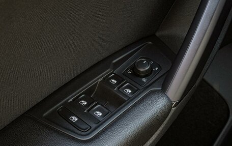 Volkswagen Tiguan II, 2021 год, 2 650 000 рублей, 19 фотография