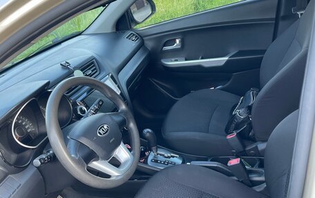 KIA Rio III рестайлинг, 2013 год, 900 000 рублей, 10 фотография