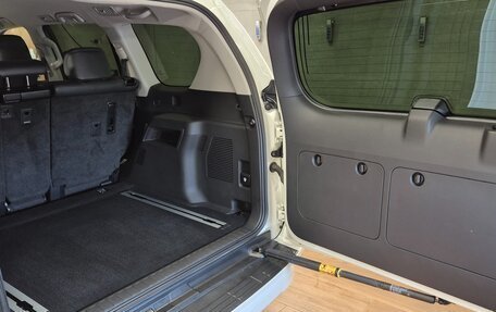Toyota Land Cruiser Prado 150 рестайлинг 2, 2020 год, 6 500 000 рублей, 16 фотография