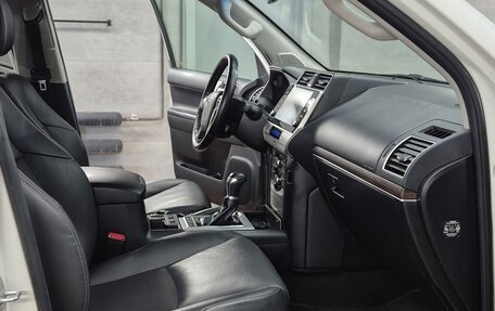 Toyota Land Cruiser Prado 150 рестайлинг 2, 2020 год, 6 500 000 рублей, 12 фотография