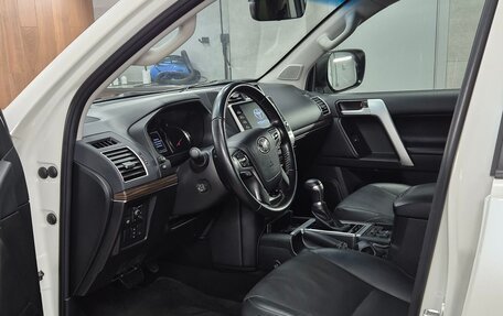 Toyota Land Cruiser Prado 150 рестайлинг 2, 2020 год, 6 500 000 рублей, 9 фотография