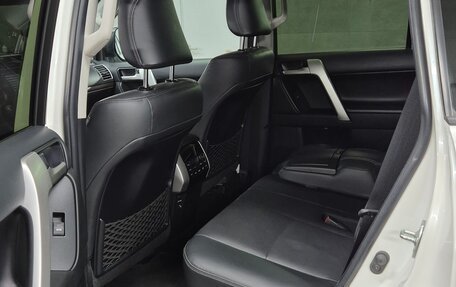 Toyota Land Cruiser Prado 150 рестайлинг 2, 2020 год, 6 500 000 рублей, 10 фотография