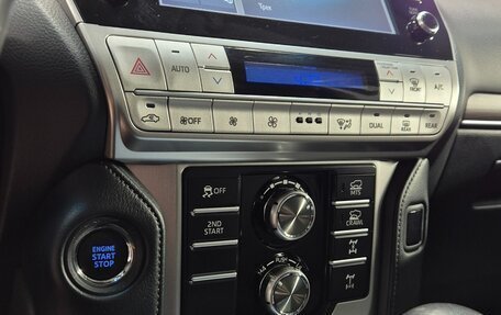 Toyota Land Cruiser Prado 150 рестайлинг 2, 2020 год, 6 500 000 рублей, 19 фотография