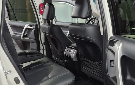 Toyota Land Cruiser Prado 150 рестайлинг 2, 2020 год, 6 500 000 рублей, 11 фотография