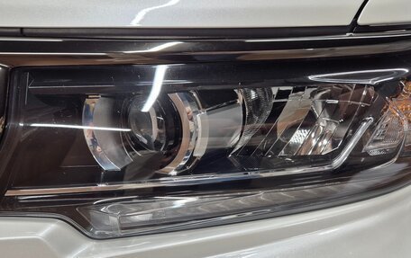 Toyota Land Cruiser Prado 150 рестайлинг 2, 2020 год, 6 500 000 рублей, 31 фотография