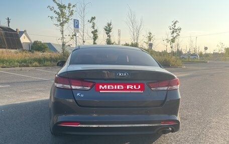 KIA K5 II, 2017 год, 1 720 000 рублей, 5 фотография
