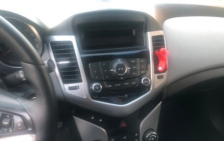 Chevrolet Cruze II, 2011 год, 750 000 рублей, 9 фотография