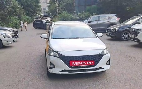 Hyundai Solaris II рестайлинг, 2020 год, 1 000 000 рублей, 6 фотография