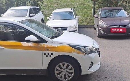 Hyundai Solaris II рестайлинг, 2020 год, 1 000 000 рублей, 8 фотография