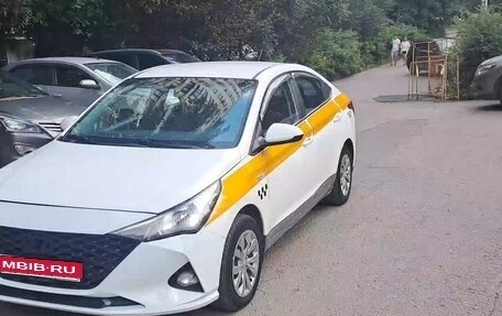 Hyundai Solaris II рестайлинг, 2020 год, 1 000 000 рублей, 5 фотография