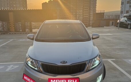 KIA Rio III рестайлинг, 2013 год, 980 000 рублей, 3 фотография