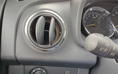 Renault Logan II, 2017 год, 970 000 рублей, 7 фотография