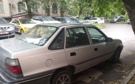 Daewoo Nexia I рестайлинг, 2001 год, 100 000 рублей, 2 фотография