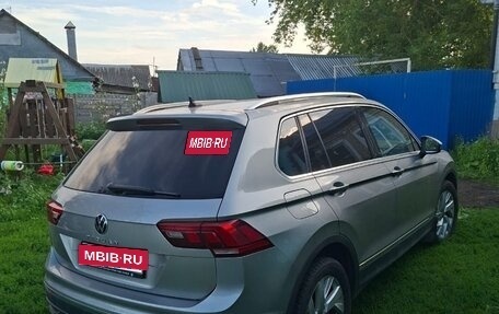 Volkswagen Tiguan II, 2021 год, 2 700 000 рублей, 3 фотография