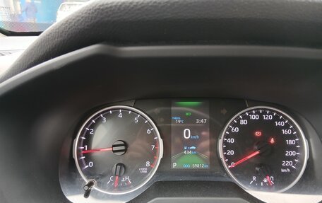 Toyota RAV4, 2019 год, 3 100 000 рублей, 12 фотография