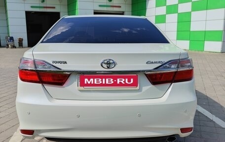 Toyota Camry, 2015 год, 1 990 000 рублей, 4 фотография