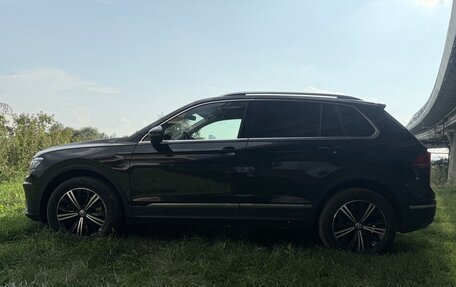 Volkswagen Tiguan II, 2018 год, 3 600 000 рублей, 1 фотография