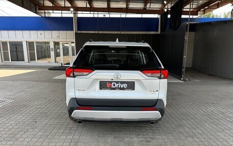 Toyota RAV4, 2025 год, 3 850 000 рублей, 7 фотография