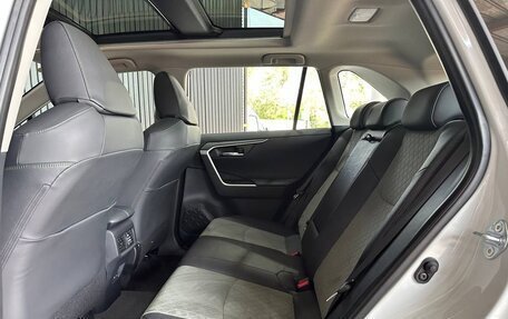 Toyota RAV4, 2025 год, 3 850 000 рублей, 19 фотография