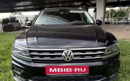 Volkswagen Tiguan II, 2018 год, 3 600 000 рублей, 3 фотография